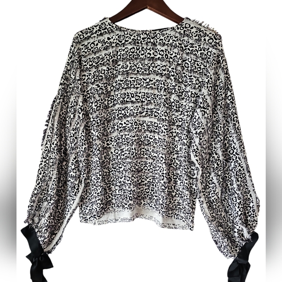 CHANEL Women's‎ Fringe Trim Black White Camellia CC Logo Silk Blouse Size 42 - Picture 1 of 15